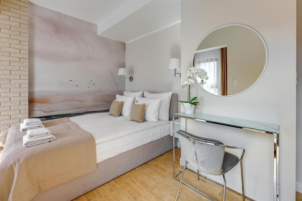 Aura III Apartments & Free Parking By Downtown Apartments Гданьск Экстерьер фото